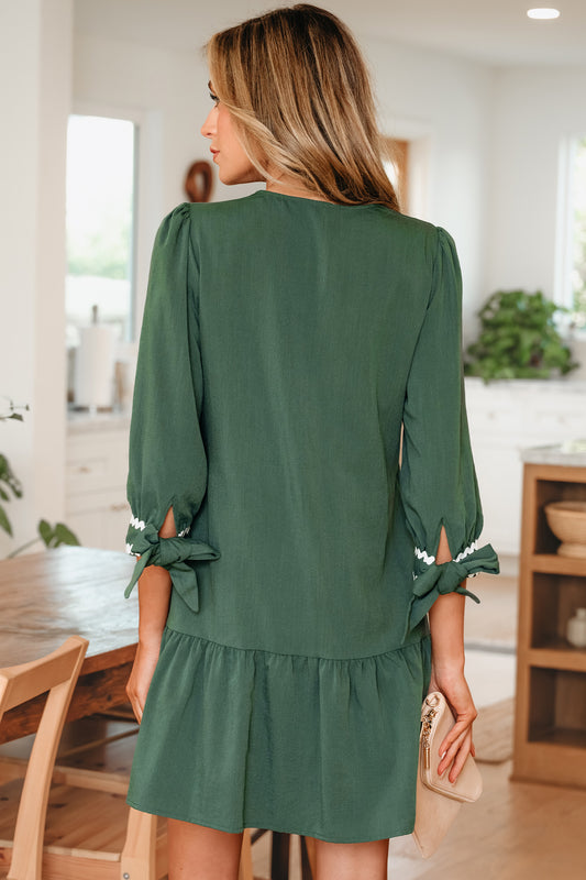 Canton Contrast Ricrac Trim Button V Neck Knotted Bracelet Sleeve Shift Dress